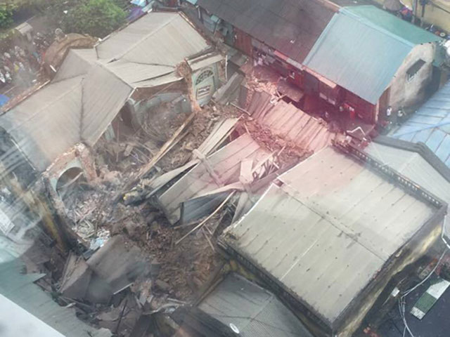 Tin tức Việt Nam - Sập nhà ở HN: "Chúng tôi không kịp cảnh báo người dân"