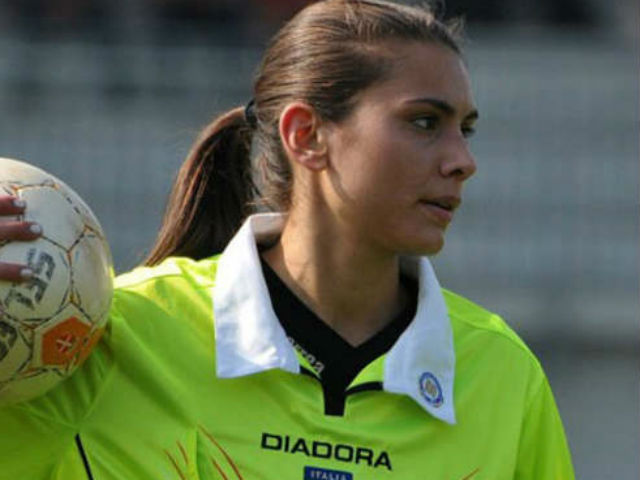 Bóng đá - Nữ trọng tài Italia "gây sốt" vì quá xinh đẹp