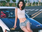 Ô tô - Xe máy - Ngây ngất trước đường cong sexy của người đẹp bên xe