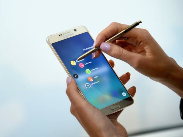 Video: Samsung khoe sức mạnh của Galaxy Note 5 và bút S Pen