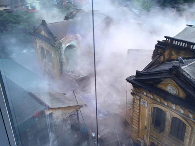 Sập nhà cổ ở Hà Nội: 2 người tử vong