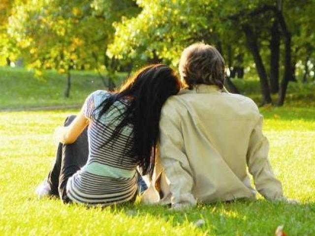 Bạn trẻ - Cuộc sống - Nghi ngờ vợ trẻ thay lòng, tôi nên làm sao?