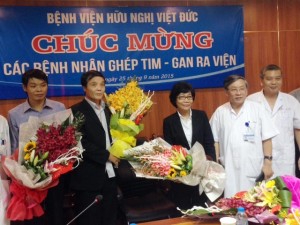 Sức khỏe đời sống - Ghép tim, gan xuyên Việt: &quot;Nghĩ đến người hiến tạng, tôi lại rơi nước mắt”