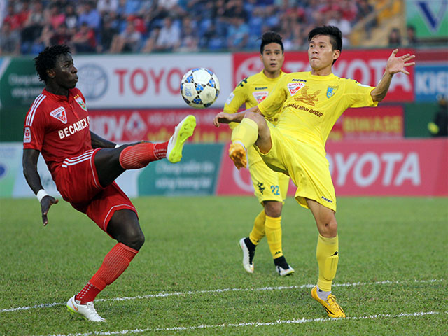 Bóng đá - B.BD - Hà Nội T&amp;T: Lần đầu tiên của hai "đại gia"