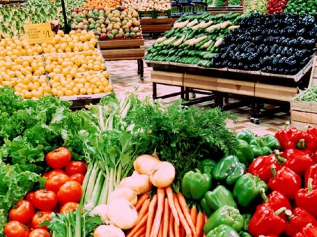 Thị trường - Tiêu dùng - "VN nhập 100.000 tấn thuốc sâu thì nông sản sao cạnh tranh được"