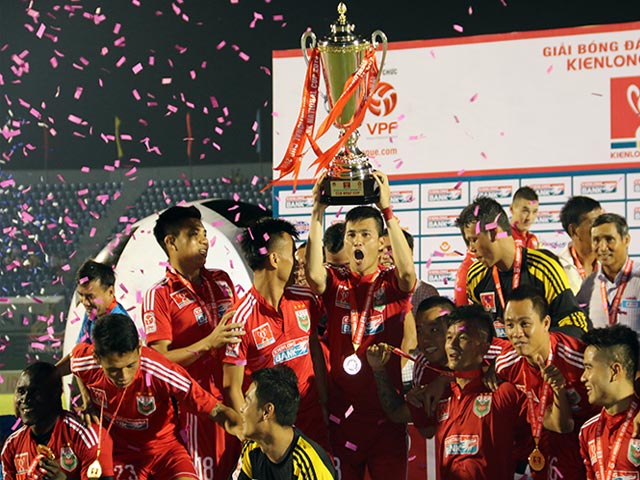 Bóng đá - "Chelsea Việt Nam" tưng bừng mừng cú đúp lịch sử