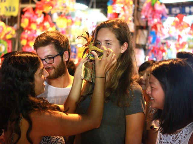 Tin tức trong ngày - Clip: Người nước ngoài nói gì về Tết Trung thu ở VN?