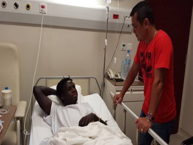 Bóng đá - Nhìn Abass, lo cho Anh Khoa