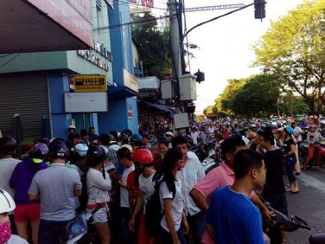 Pháp luật - Hỗn chiến như phim, hai thanh niên bị chém nguy kịch