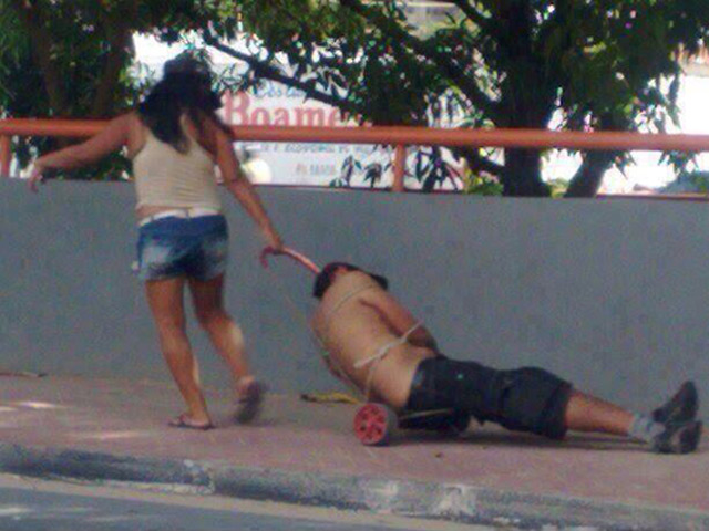 Cười 24h - Những hình ảnh "hậu Trung thu" của... người lớn