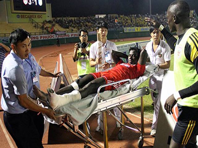 Bóng đá - Trung vệ ‘thép’ và ‘đao phủ’