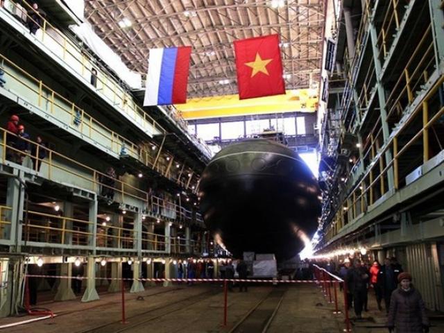 Nga hạ thuỷ tàu ngầm Kilo thứ 6 cho Việt Nam