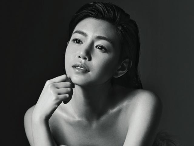 Phim - "Tiểu Long Nữ" khỏa thân chống ung thư vú