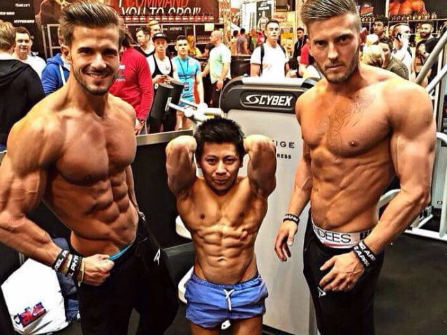 Bạn trẻ - Cuộc sống - Phái đẹp mê mệt chàng "nấm lùn" cơ bắp cuồn cuộn