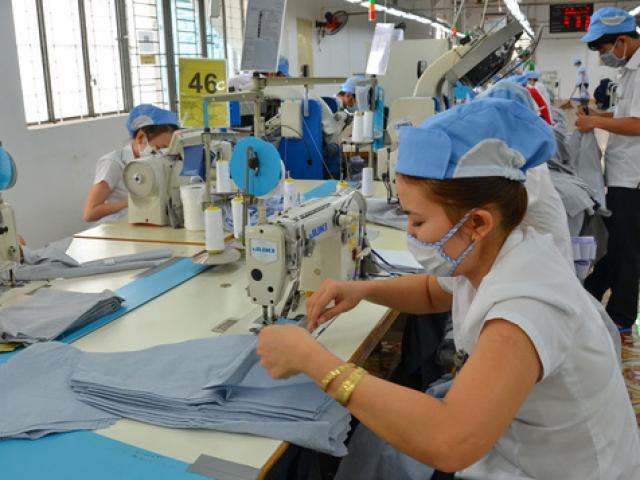 Thị trường - Tiêu dùng - Dệt may “ngấm đòn”