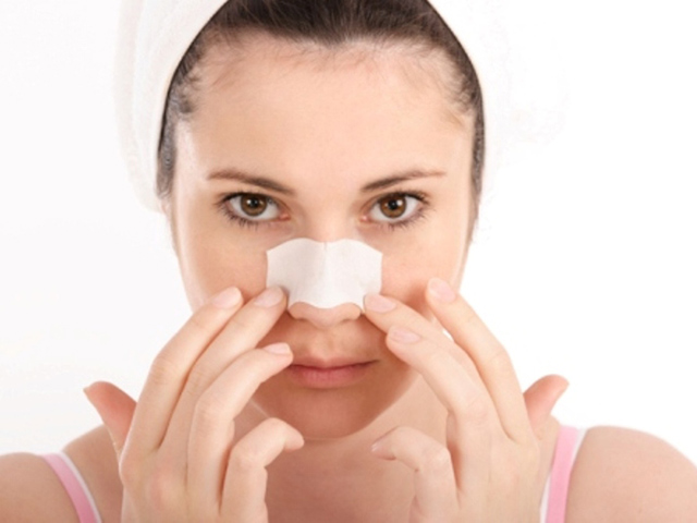 8 cách điều trị mụn đầu đen trên mũi rẻ, nhanh, sạch