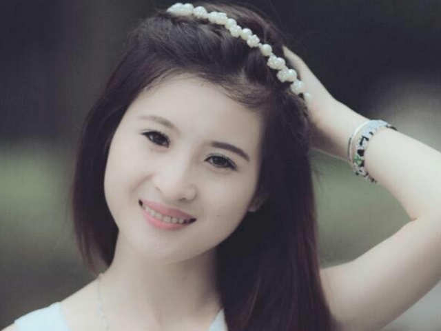 Bạn trẻ - Cuộc sống - Cô giáo dạy tiếng Anh được ví "xinh nhất Vịnh Bắc Bộ"