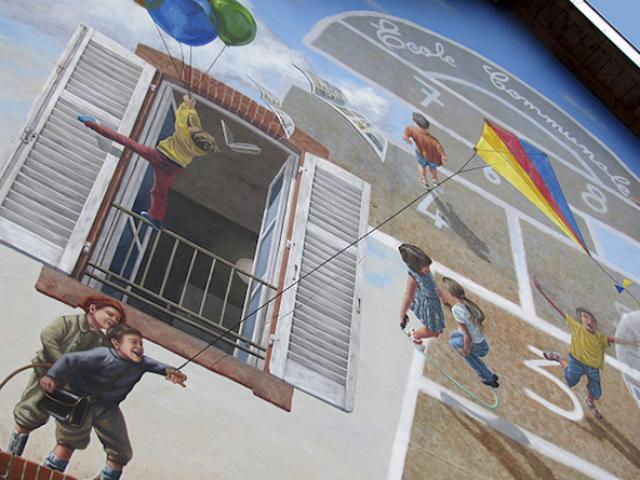 Du lịch - Họa sĩ Pháp biến khu phố buồn tẻ thành cực kỳ sinh động