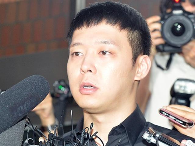 Ca nhạc - MTV - Park Yoochun bị tố quan hệ với vũ công khỏa thân