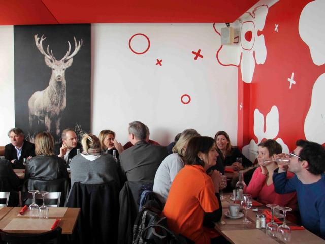 Du lịch - 10 quán bar ẩm thực "cuồng nhiệt" nhất mùa Euro 2016