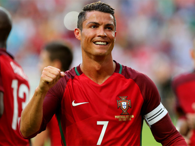 Bóng đá - Ronaldo: Riêng 1 góc trời trên bàn cờ EURO