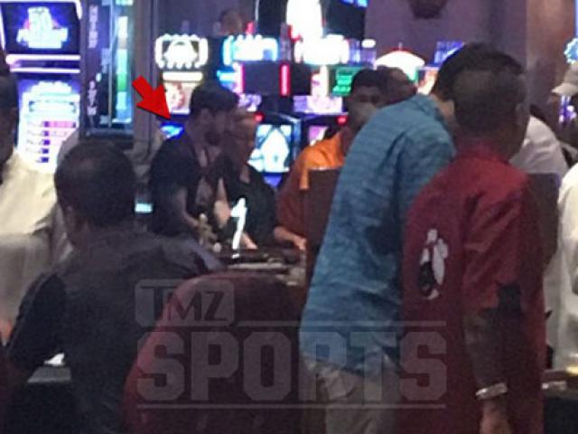 Bóng đá - Trước khi nghe "tòa tuyên án", Messi đi đánh bạc