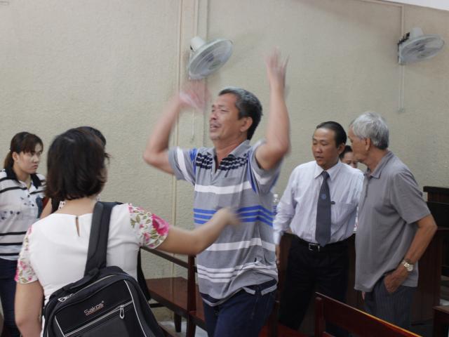 Pháp luật - Tiệm vàng thắng kiện vụ "vé số trúng giải độc đắc"