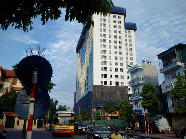 Tin tức trong ngày - "Chốt" 45 ngày phá dỡ 1 tầng sai phạm nhà 8B Lê Trực