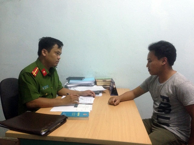 Tin tức trong ngày - Tài xế ô tô quay đầu tông tổ CSGT sau khi bỏ chạy