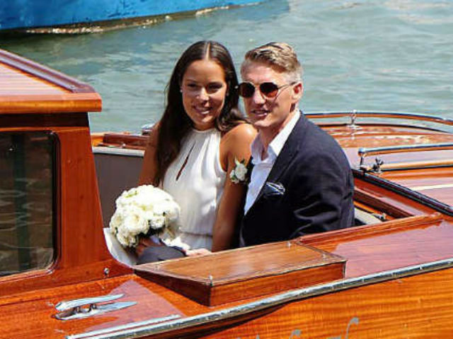 Bóng đá - Sao MU bảnh bao trong hôn lễ với "hoa khôi tennis"