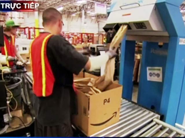 Thị trường - Tiêu dùng - Amazon bắt đầu ngày vàng mua sắm trực tuyến lớn nhất năm