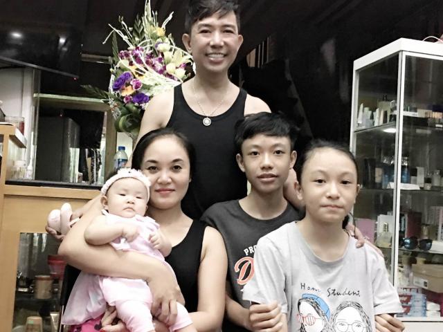 Long Nhật: ”Biết ơn bà xã đã sinh cho tôi 4 đứa con”