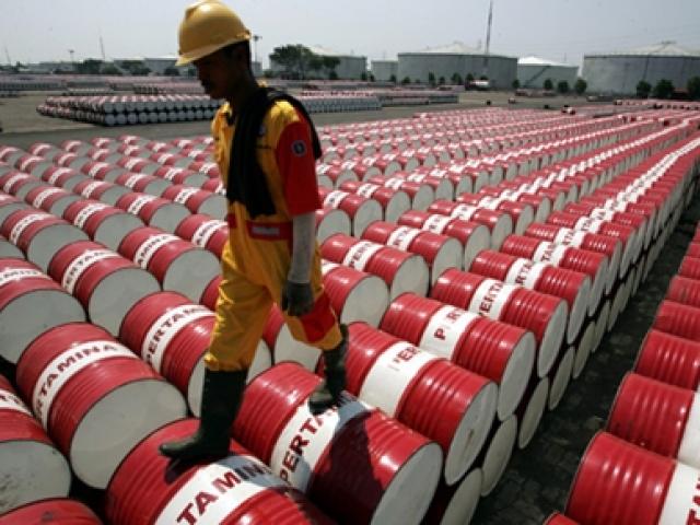 Thị trường - Tiêu dùng - Giá dầu mỏ thế giới quay đầu giảm mạnh