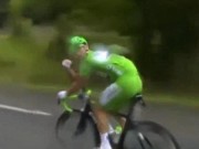 Thể thao - Cua-rơ đã “tè bậy” còn chửi phóng viên ở Tour de France