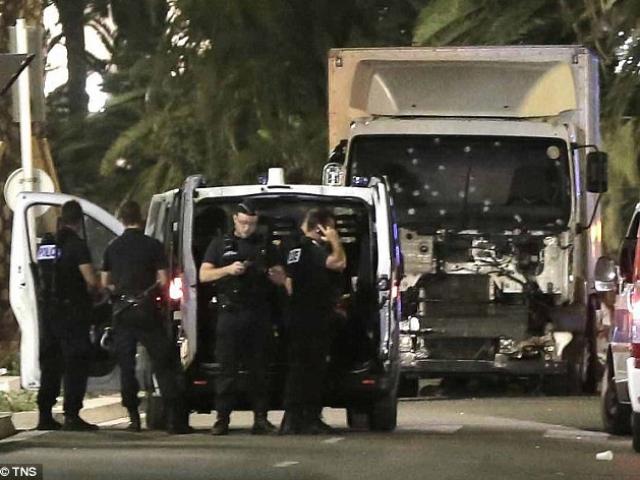 Kẻ khủng bố qua mặt cảnh sát Pháp bằng câu nói tầm thường