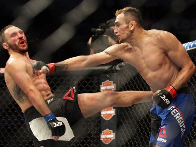 Thể thao - UFC: Không tập vẫn đấu, bị đánh "thân tàn ma dại"