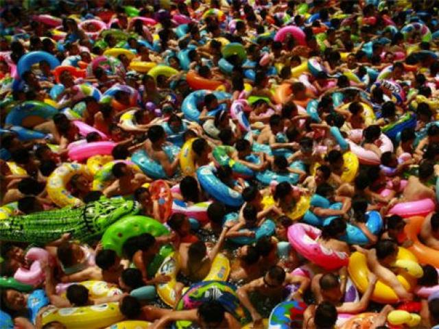 Thế giới - Nhiều bể bơi ở TQ có nồng độ nước tiểu vượt chuẩn