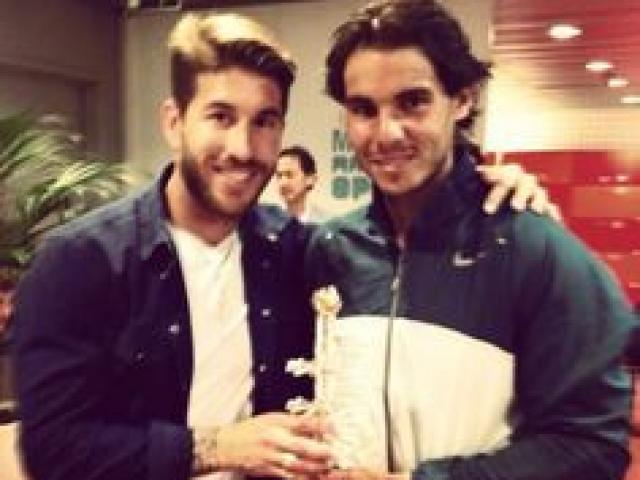 Bóng đá Ngoại hạng Anh - Sao 360 độ: Ramos, Nadal chia buồn cùng nước Pháp