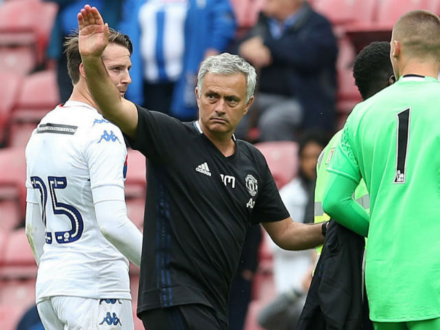 Bóng đá - Ra mắt mỹ mãn, Mourinho khen MU “đặc biệt” như mình