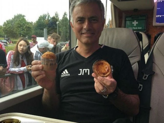 Bóng đá - MU: Fan phấn khích vì Mourinho… không ghi chép