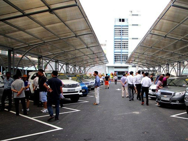 Ô tô - Tham quan chợ xe hơi theo kiểu Mỹ tại TP.HCM