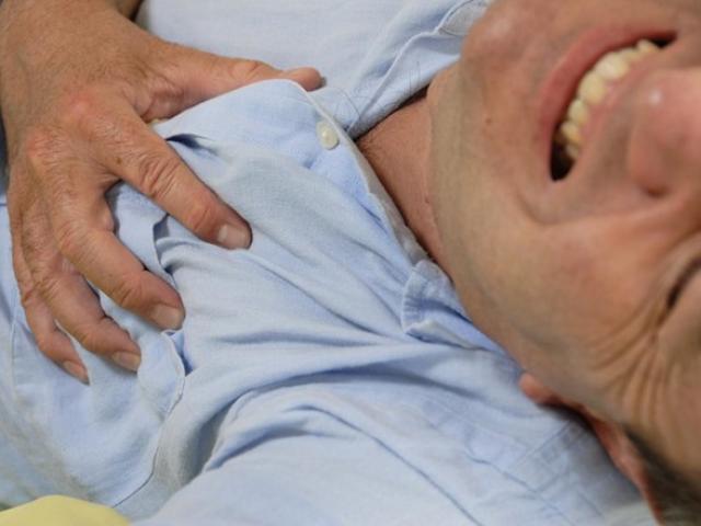 Sức khỏe đời sống - Nhận diện đột quỵ qua... nụ cười