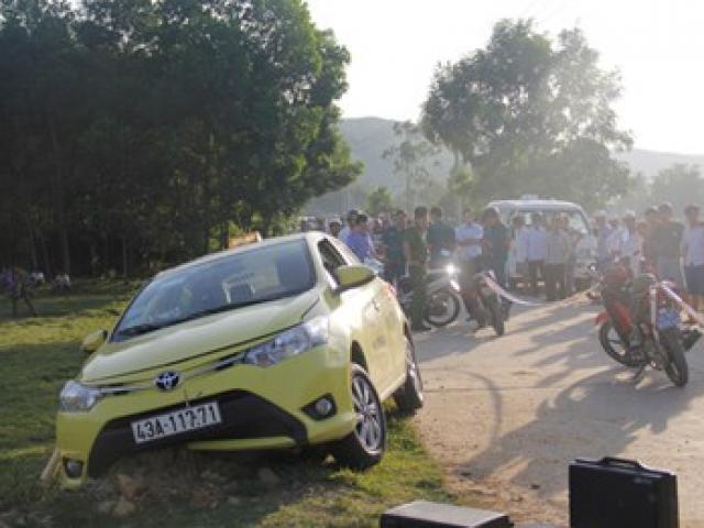 Tin Đà Nẵng - Tài xế taxi nằm chết giữa đường với nhiều vết đâm