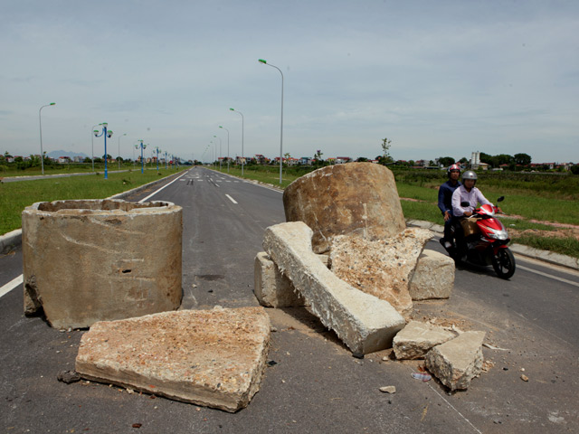 Tin tức trong ngày - HN: Sau 2 tháng thông xe, đường nghìn tỷ vẫn "đóng cửa"