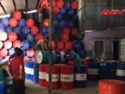 Video An ninh - Khởi tố băng nhóm sản xuất dầu nhớt giả tại TP.HCM
