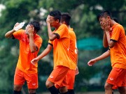 Bóng đá - U16 Việt Nam &quot;luyện công&quot; dưới mưa chờ đấu bán kết