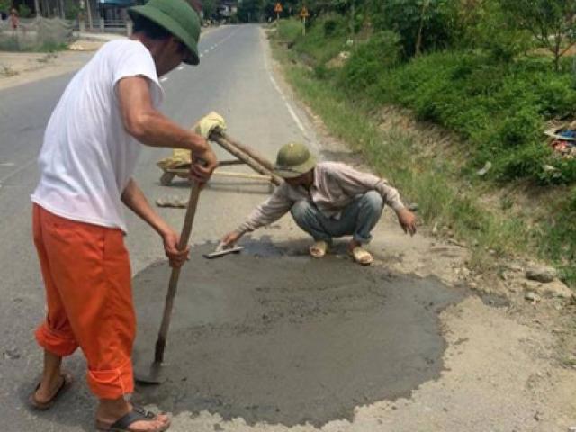 Tin tức trong ngày - "Tự ý vá quốc lộ, dân đã làm hỏng kết cấu đường”