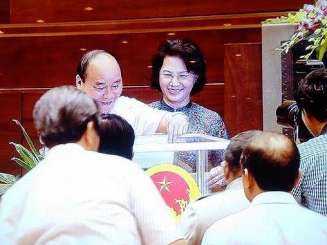 Tin tức trong ngày - "Chốt" danh sách bỏ phiếu kín bầu Chủ tịch, Phó Chủ tịch QH