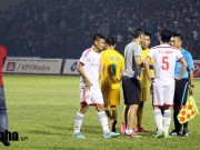 Bóng đá - Sự cố trọng tài V-League: Đừng mời “hàng ngoại” về “chịu đòn”