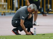 Bóng đá - Thua đậm, Mourinho ví MU ì ạch như xe đua công thức 3